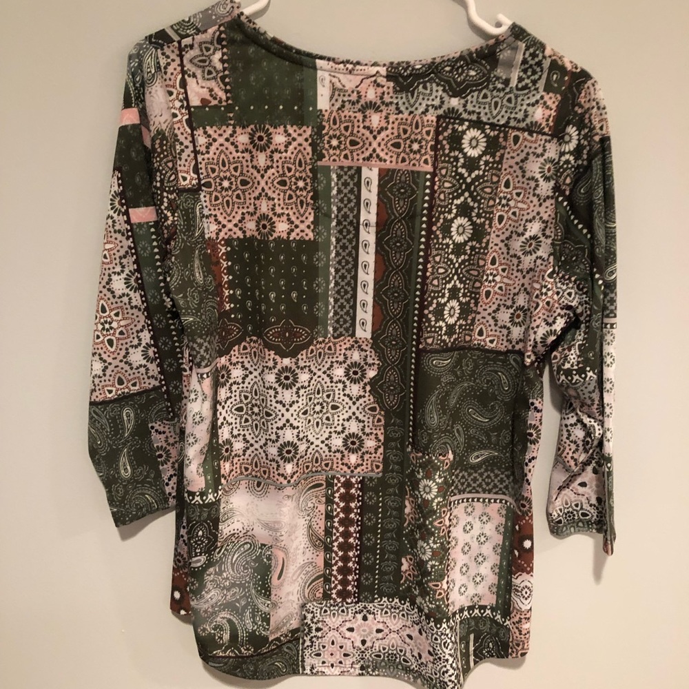 Alllison Daley 3 quarter sleeve Medium top in green